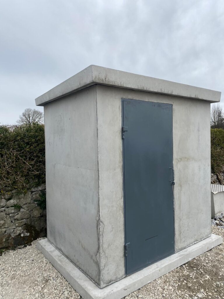 Precast concrete pumphouse 